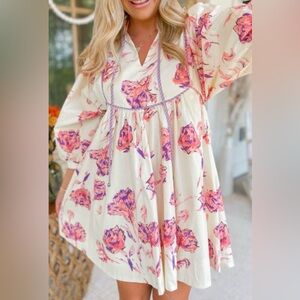 NWOT Pink/Purple Floral Balloon Sleeve V Neck Babydoll Mini Dress. Small.